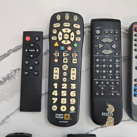 Lot Of 11 Assorted Universal & Brand-Specific TV/DVD Remotes random - Picture 6 of 7